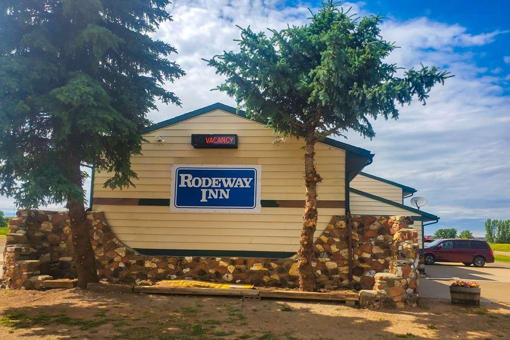 Rodeway Inn Gateway To Medora T-Roosevelt & Makoshika State Park Wibaux Buitenkant foto